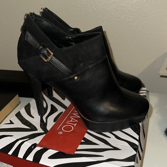 Heels - Picture 5 of 6